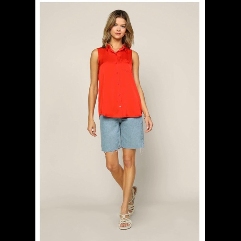 SKIES ARE BLUE Sleeveless Button Up Blouse